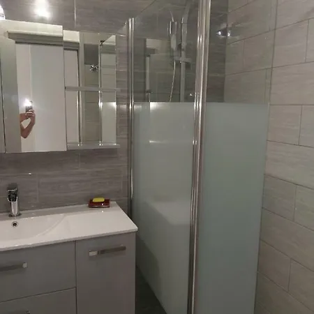 Le California Apartment